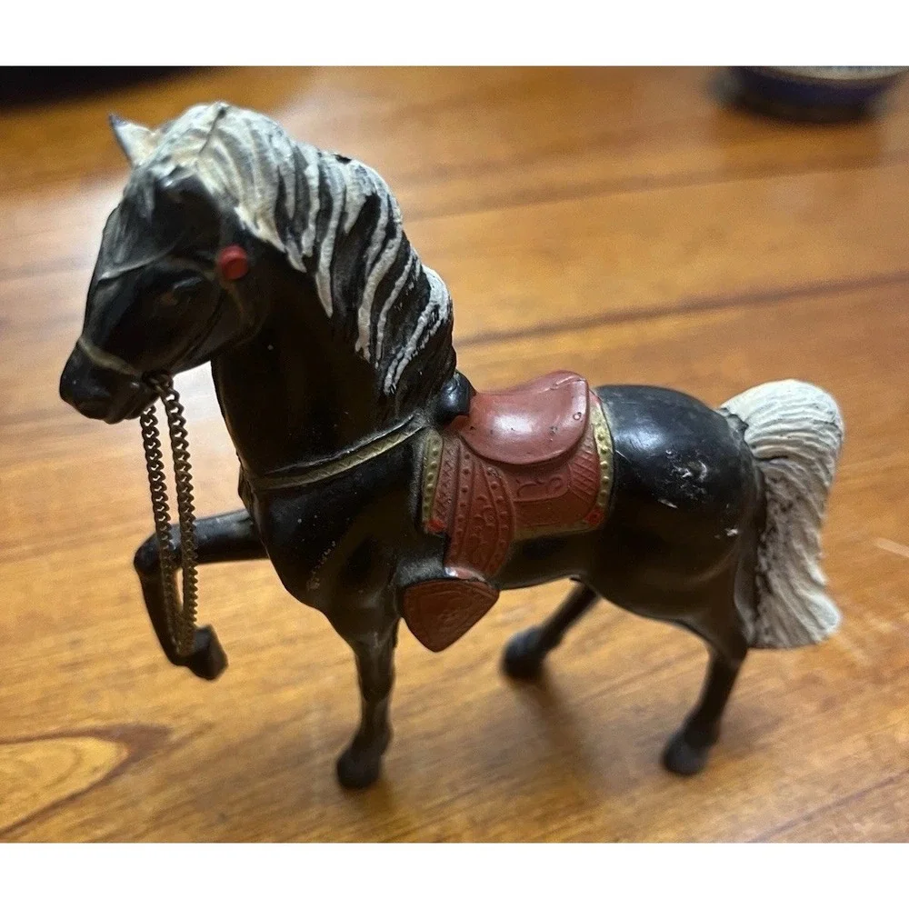 metal horse